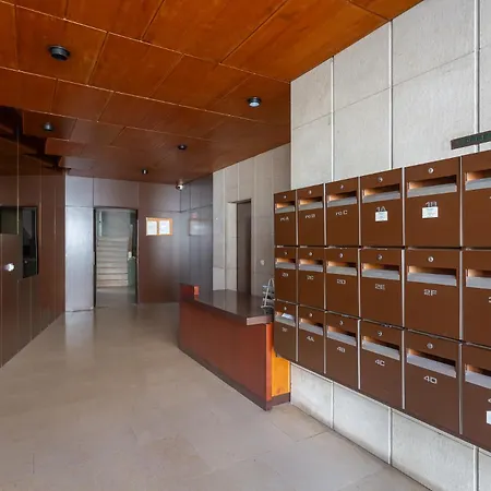 1 Apartment *