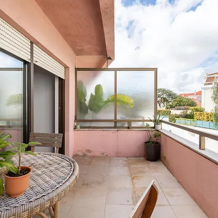 1 Apartment *